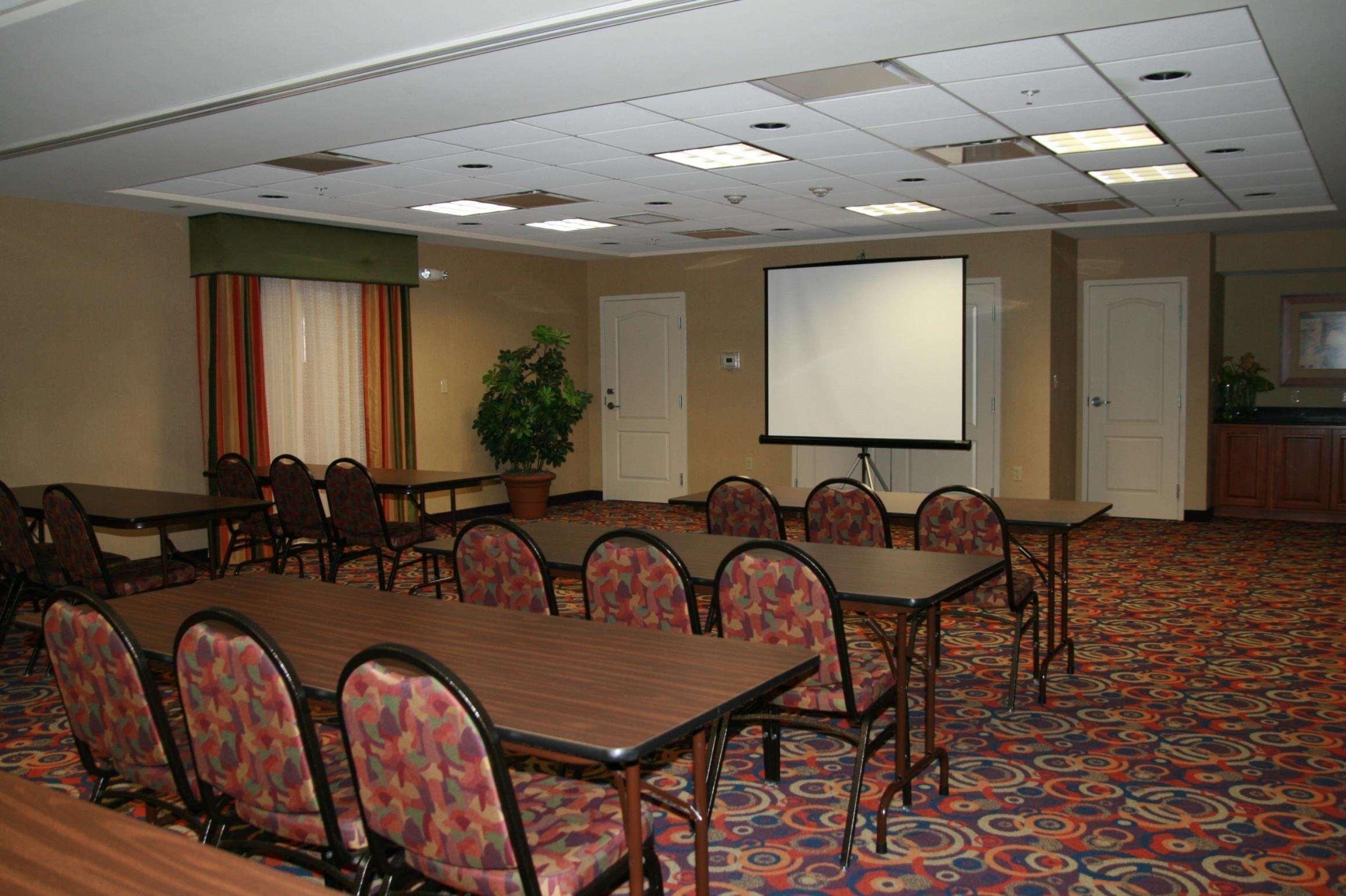 Hampton Inn Macomb Facilities photo